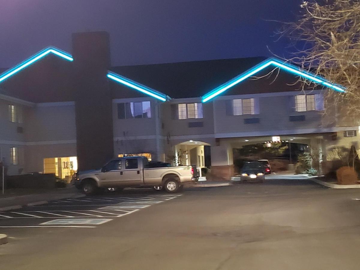Country Inn & Suites By Radisson, Bend, Or Buitenkant foto